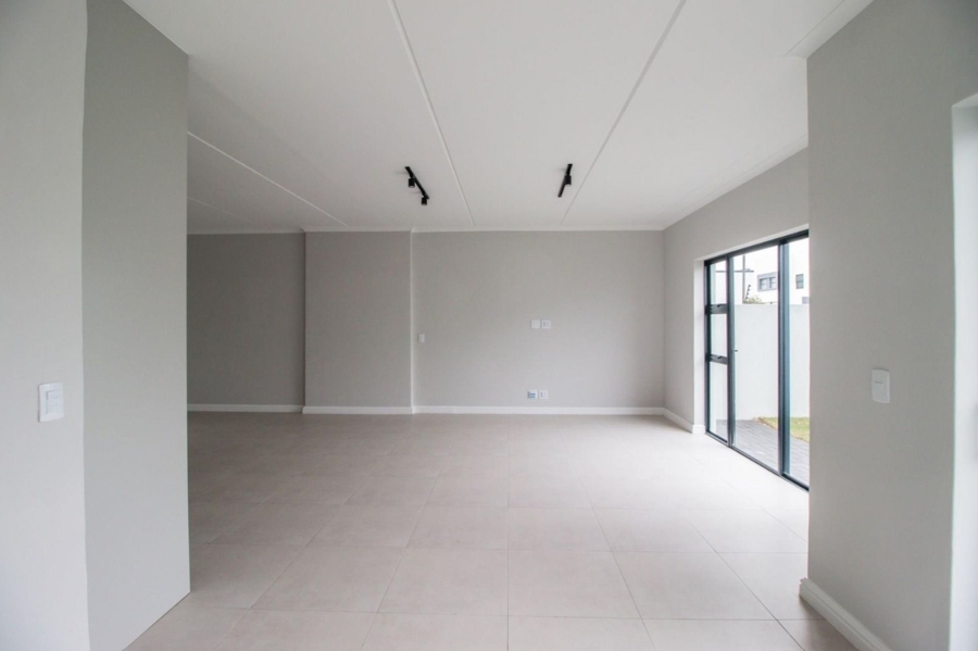 To Let 3 Bedroom Property for Rent in Sandown Western Cape